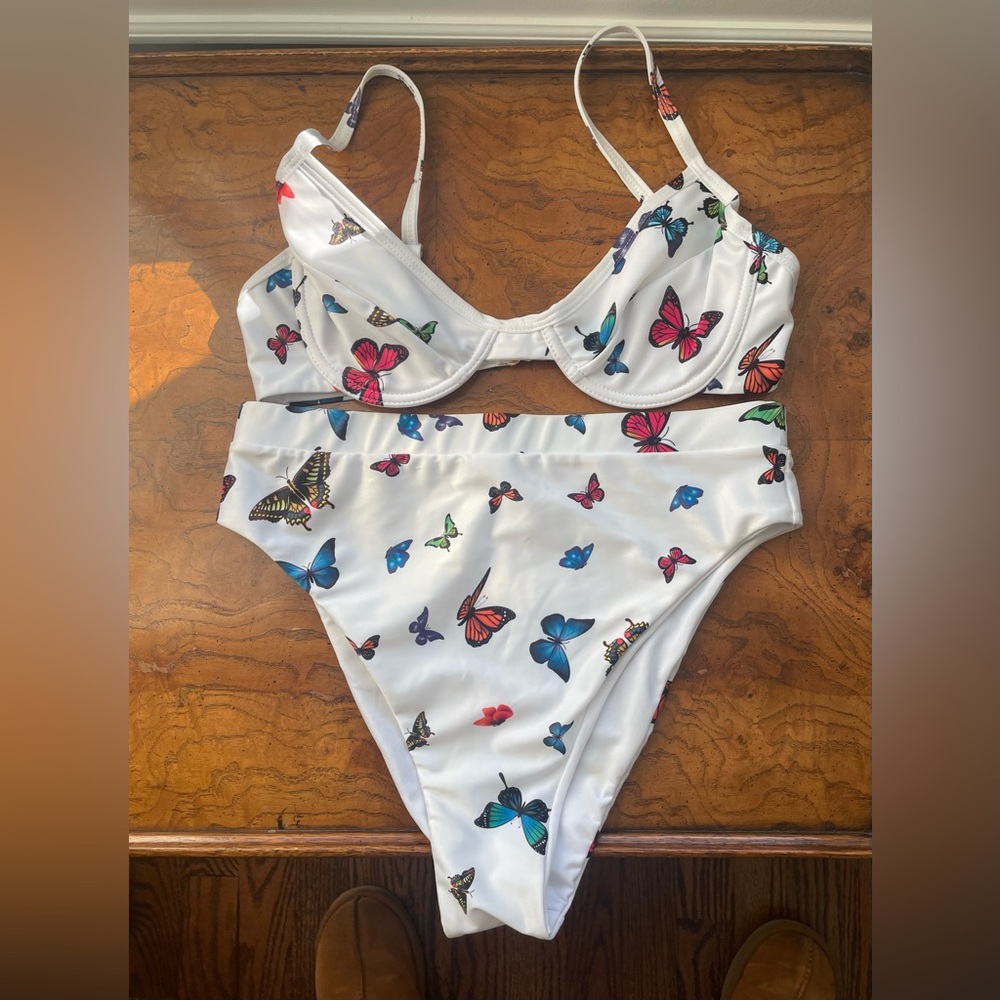 Solkissed butterfly bikini
